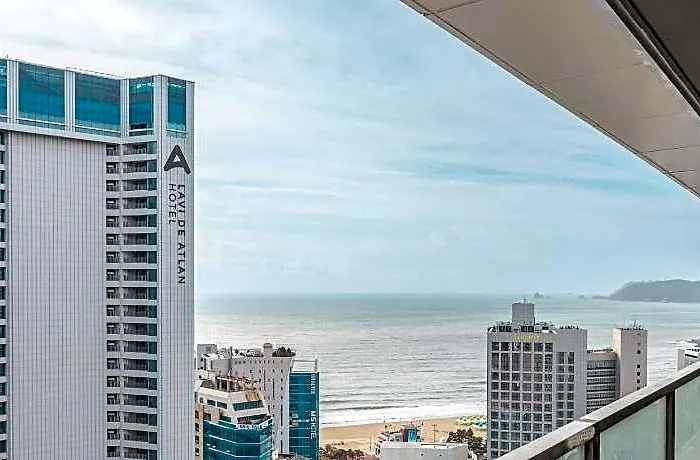 Elmomento Haeundae 3* Busan
